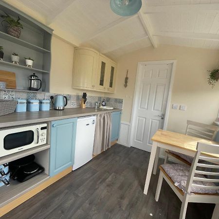 Kevara Shepherds Hut Finstown Exterior foto
